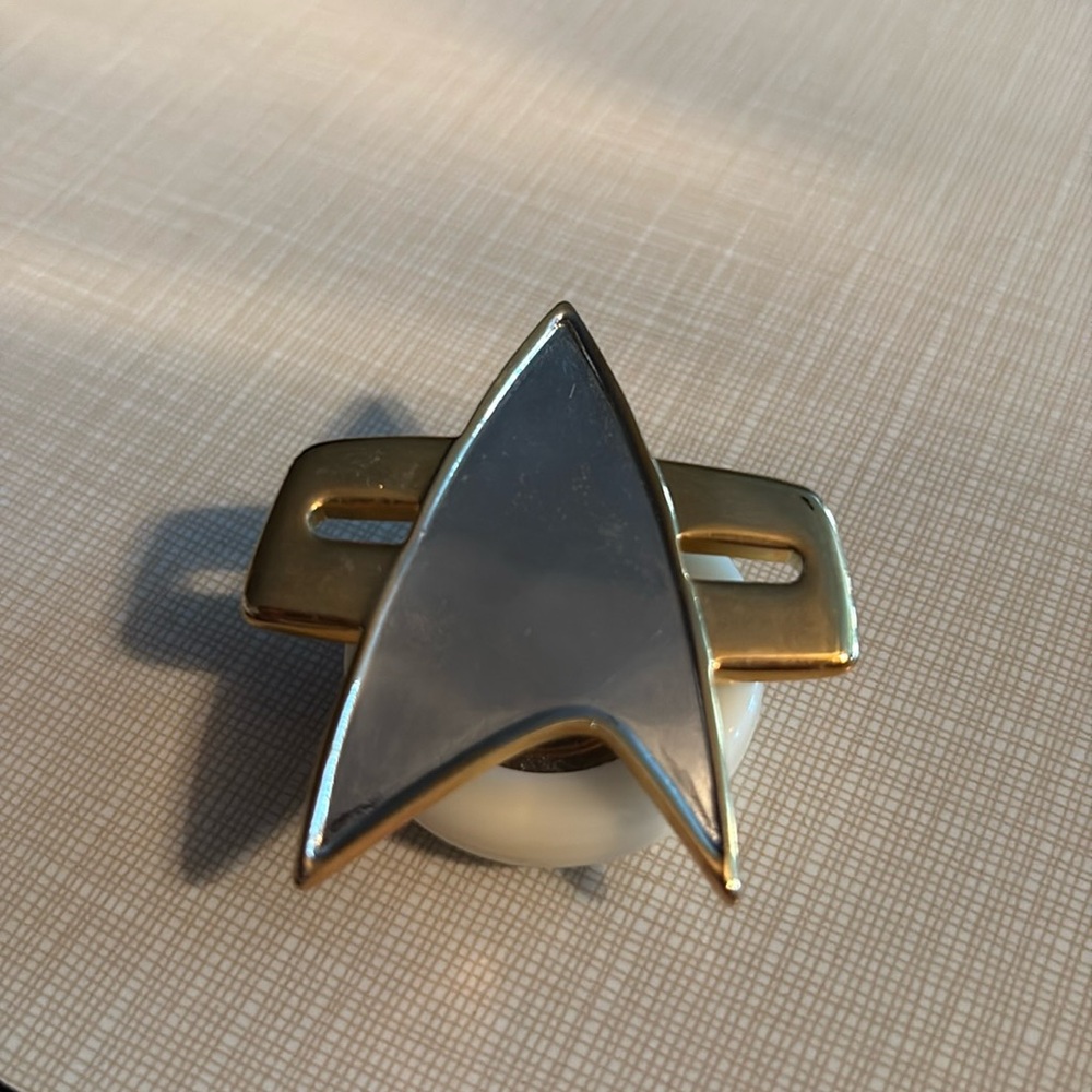 Star Trek magnet pin to wear on shirt